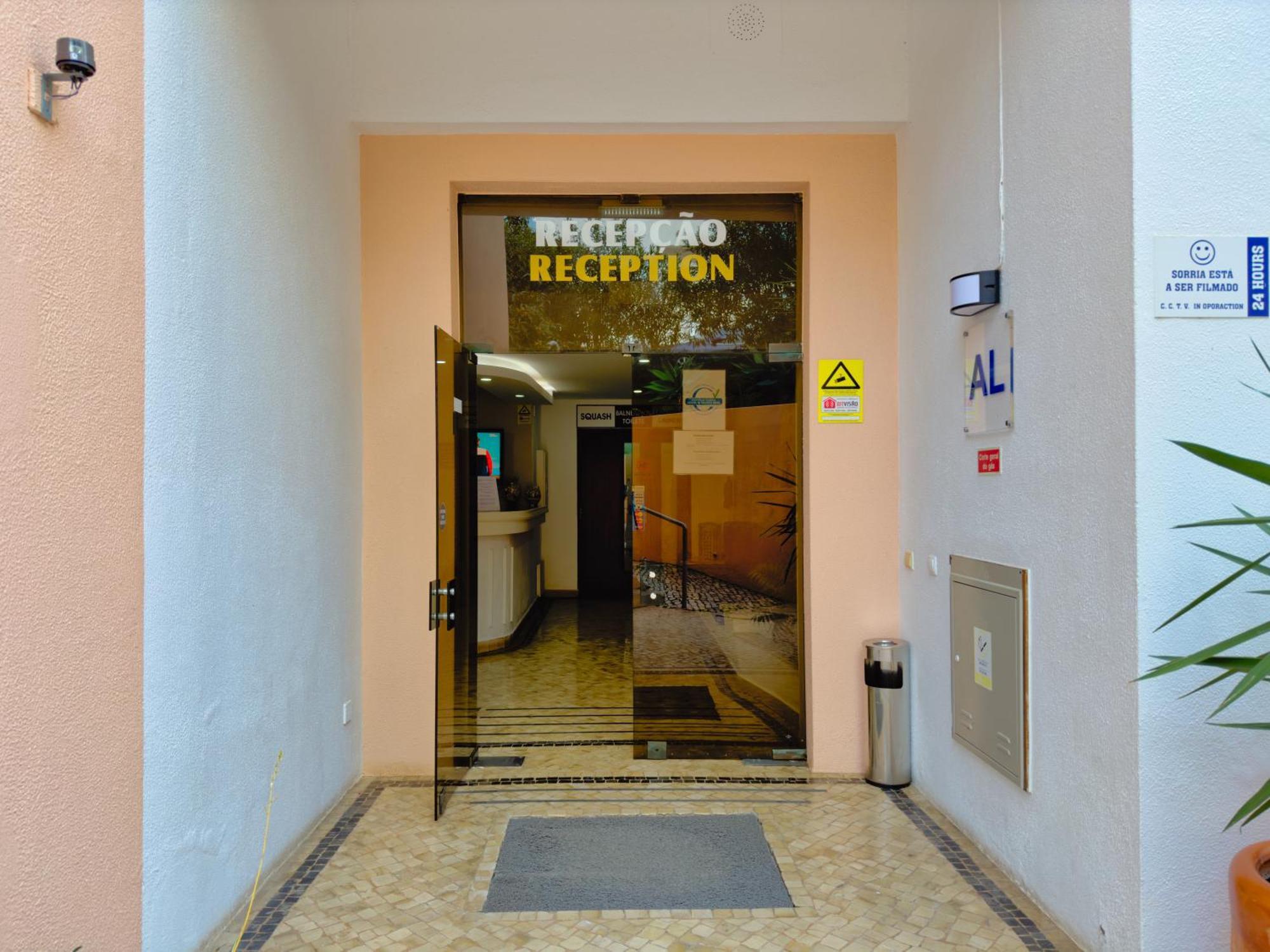 Squash Club Apartamentos Portimão Eksteriør bilde